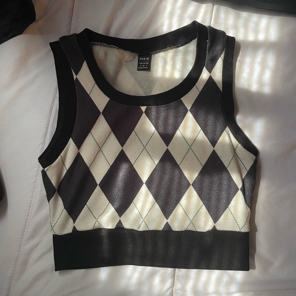 SHEIN top bundle. - Picture 2 of 5